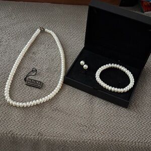 Honora Cream Pearl Necklace Set with earrings and bracelet!